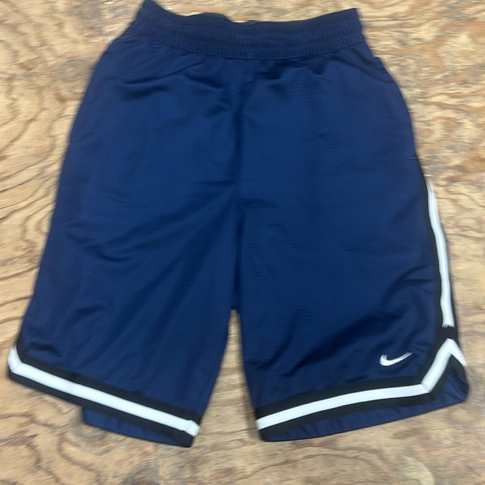 Men’s Nike DNA Dri-FIT 8 inch Navy Basketball Shorts Size small